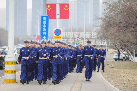 英雄回家｜沈阳消防指战员迎接第十批在韩志愿军烈士遗骸回家