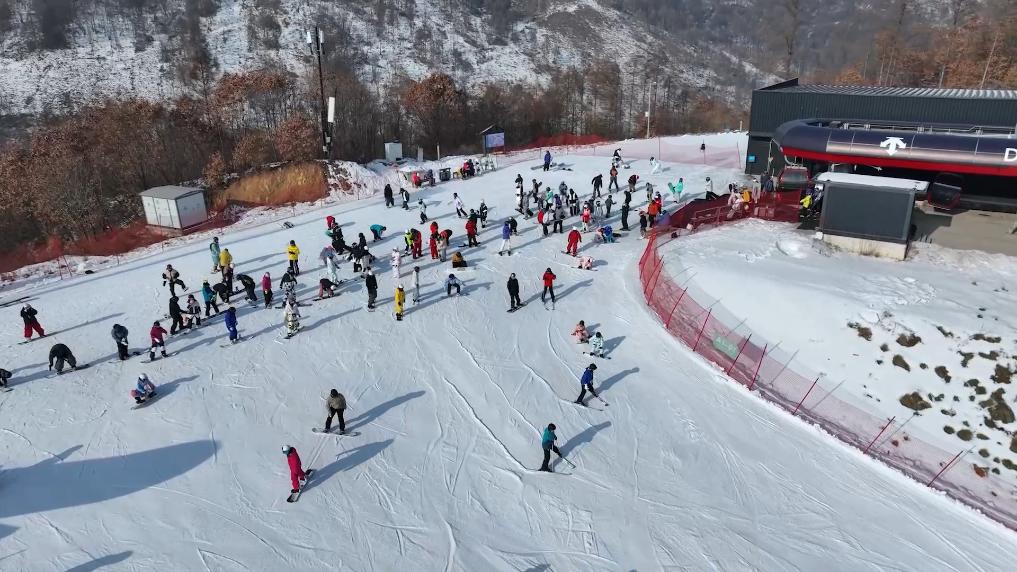 新华视点｜冰雪“冷资源”带动全域